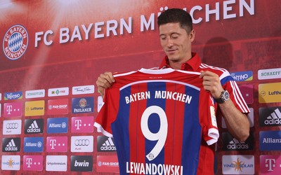 香蕉体育独家-乔丹阿尤这脚世界波太炸了