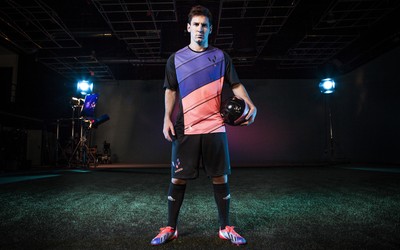 香蕉体育快讯-佩德里这脚外脚背太风骚